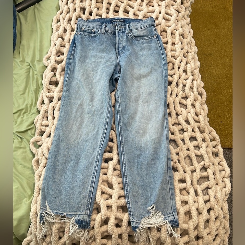 I am selling my CALVIN KLEIN JEANS. They are a size 24 in women’s.